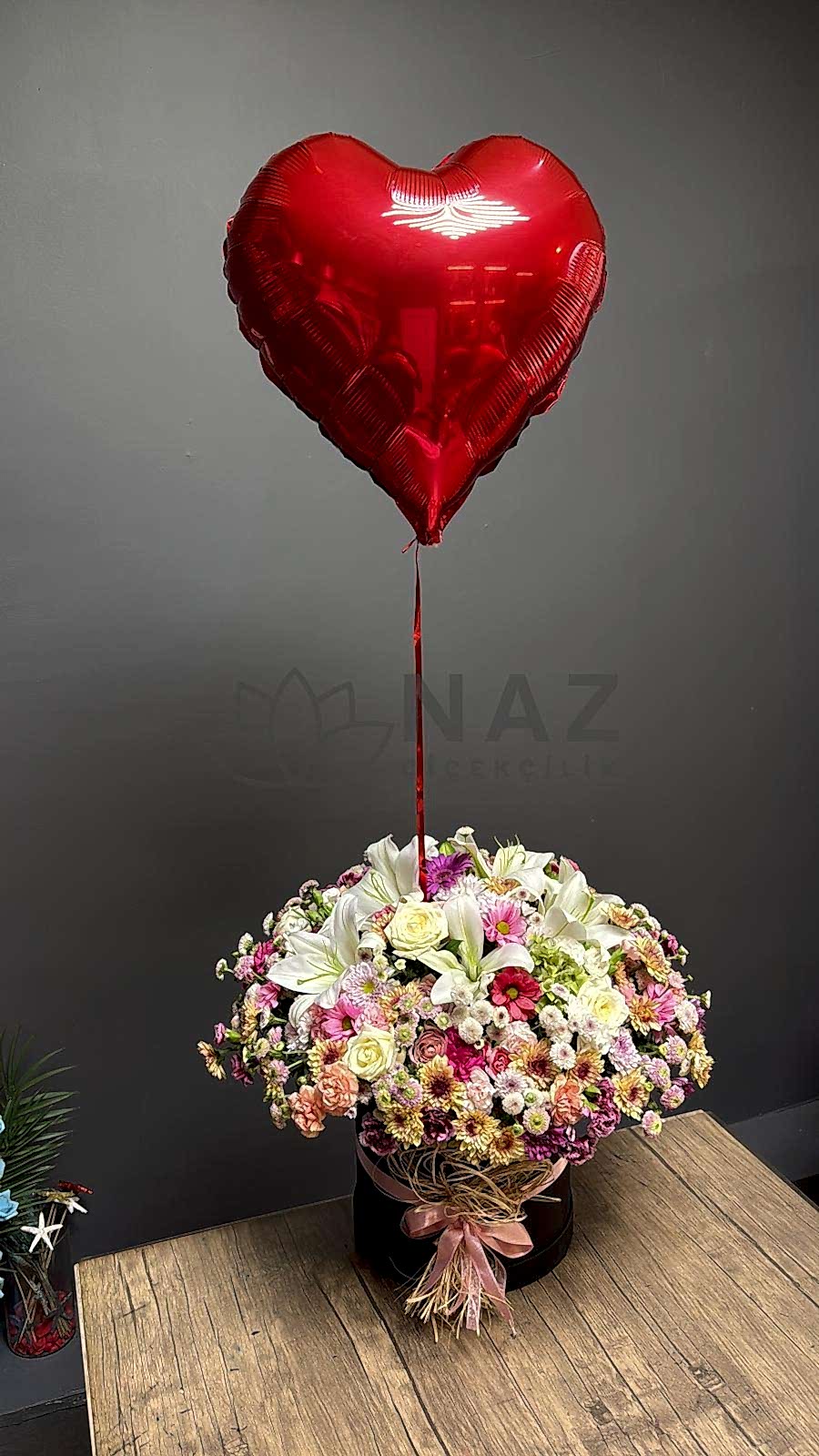 Kutuda Çiçek Balon