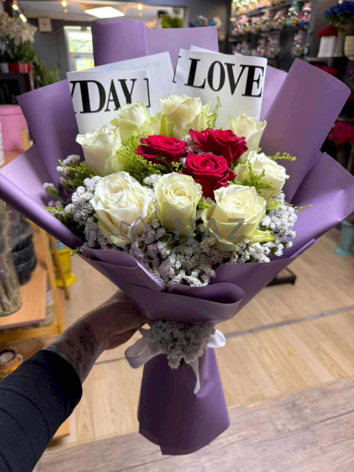 Kırmızı Beyaz Gül Demet