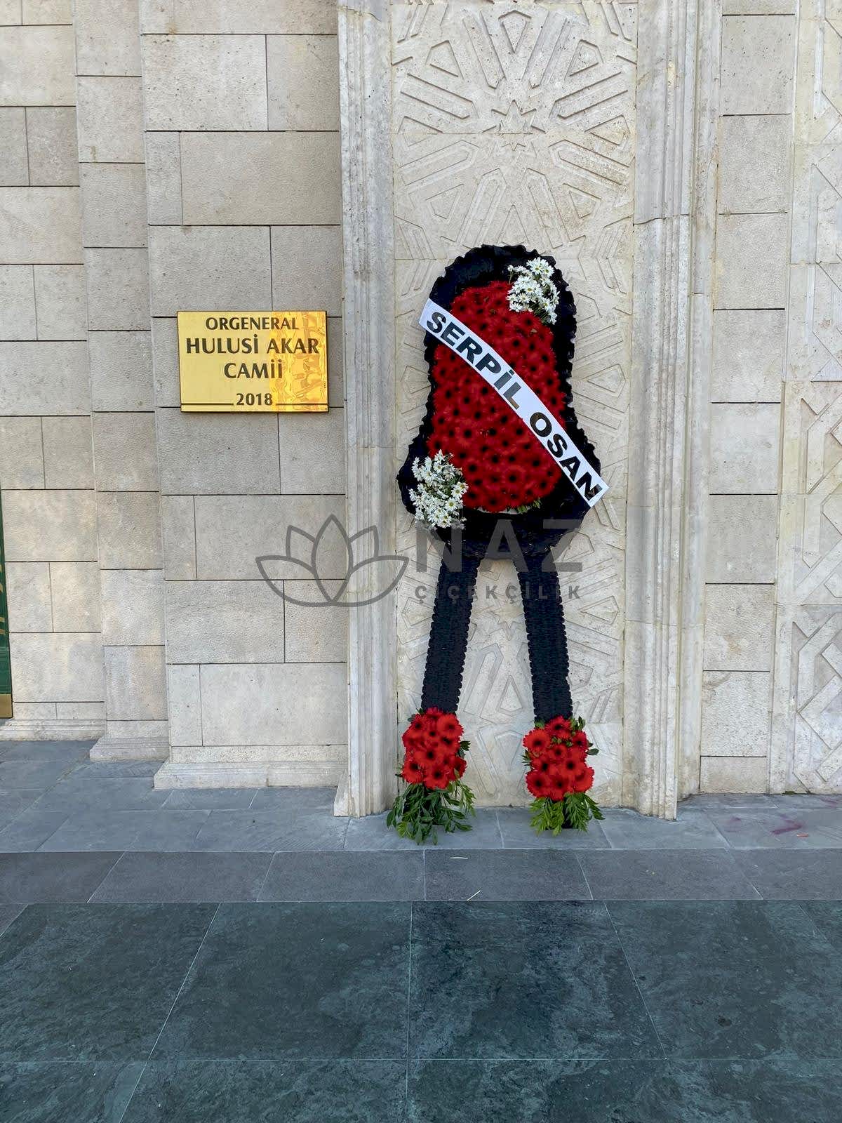 Ürünlerimiz Kısmından Cenaze Çelenk Kategorisini Seçip Daha Fazla Model İnceleyebilirsiniz