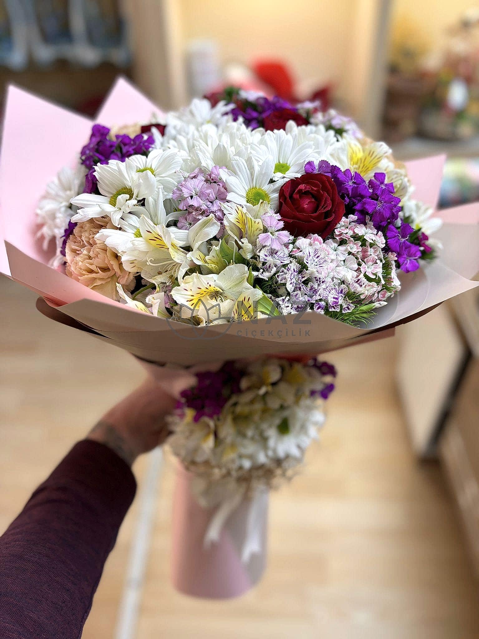 Ürünlerimiz Kısmından Mevsim Demeti Kategorisini Seçip Daha Fazla Model İnceleyebilirsiniz